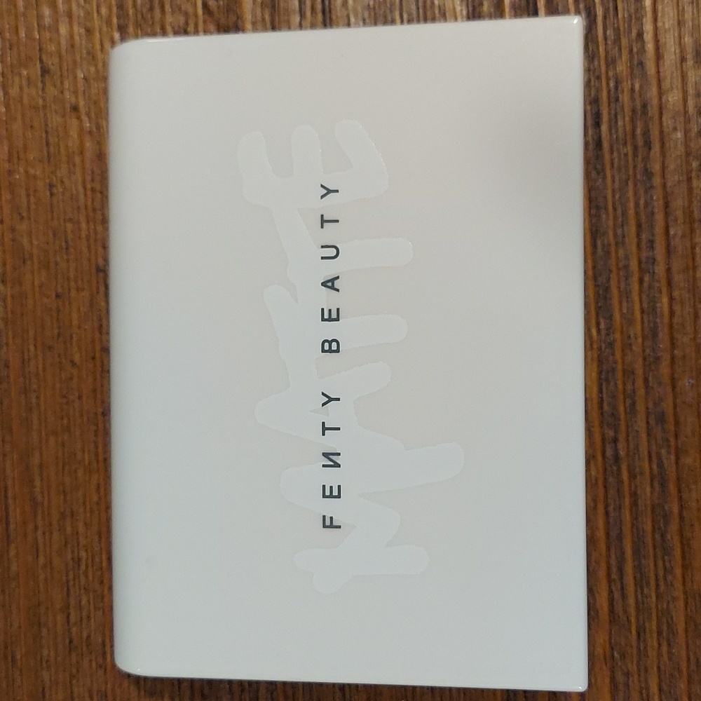 Fenty Beauty by Rihanna Invisimatte Instant Setting Powder + Blotting Powder